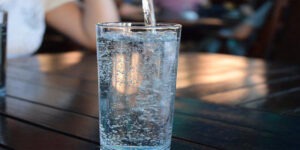 agua potable con dióxido de cloro